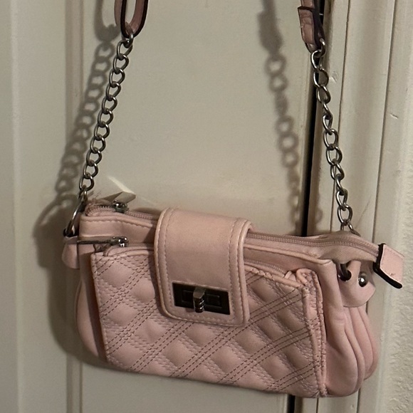 Small- Crossbody pink bag, with chain handle. - Picture 1 of 2